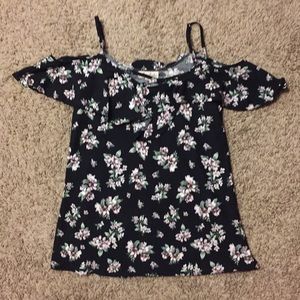 Floral tank top with hanging shoulders